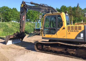 Фото гусеничного экскаватора Volvo EC140BLC фото